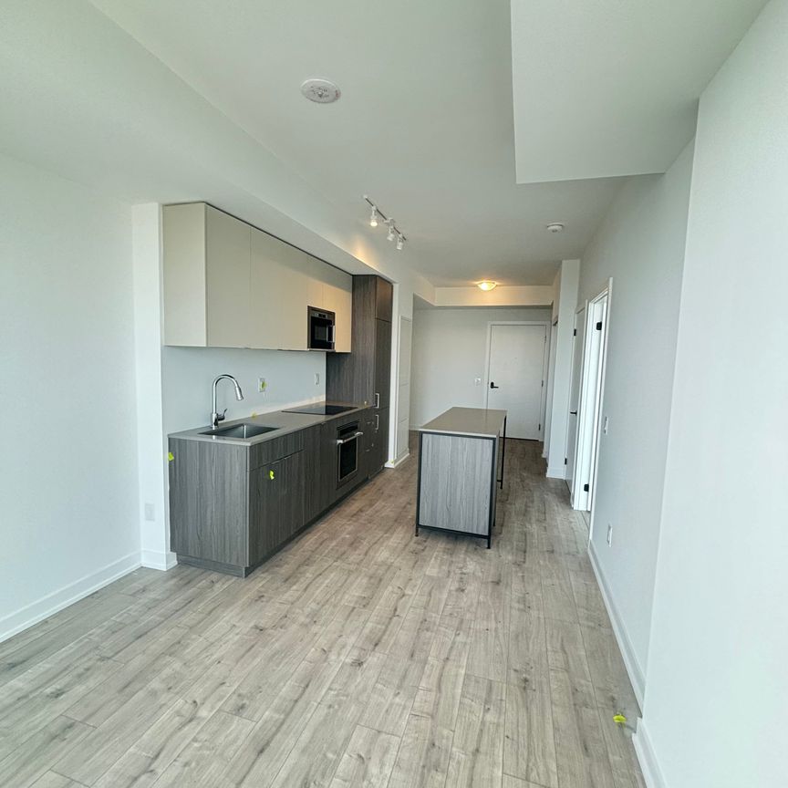For Lease - 220 Missinnihe Way Unit# 611, Mississauga, Ontario - Photo 1