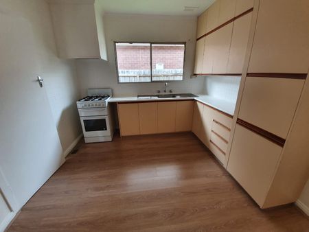 1/10 Binalong Avenue, Chadstone VIC 3148 - Apartment For Rent | Domain - Photo 3