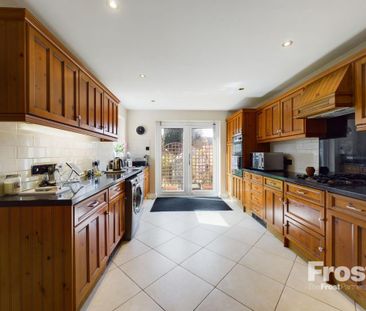 3 bedroom semi-detached house to rent - Photo 6