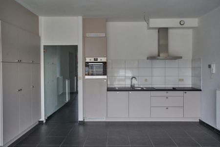 GELIJKVLOERS APPARTEMENT IN CENTRUM STABROEK - Foto 4