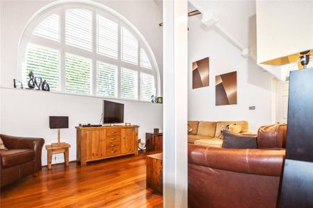 3 bedroom end of terrace house to rent - Photo 2