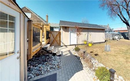 For Lease - 39 Chalfont Road, Toronto, Ontario - Photo 3