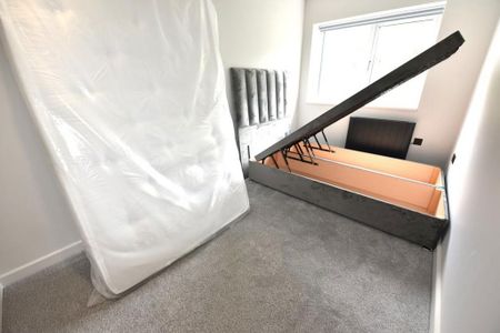 2 bedroom flat to rent - Photo 5