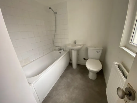 2 bedroom terraced house to rent - Photo 5