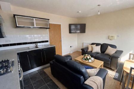 3 bedroom flat to rent - Photo 5