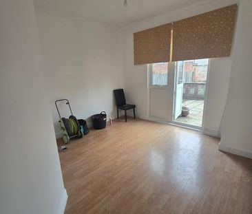 2 Bed Maisonette, Harrow, HA2 - Photo 2