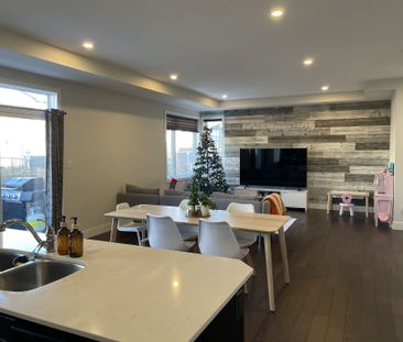 For Lease - 1960 Dalmagarry Road Unit# 52, London North, Ontario - Photo 3