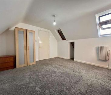 Manor Parade, Hatfield, AL10 - Photo 1