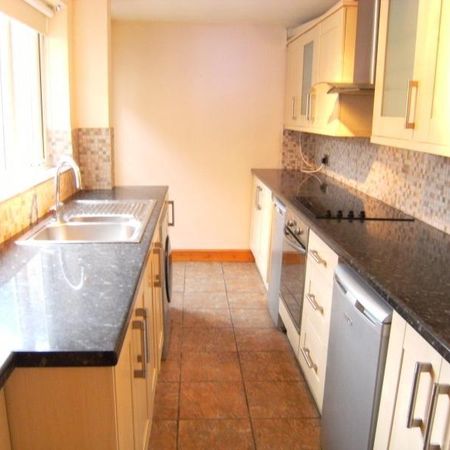 2 bedroom terraced house to rent - Photo 3