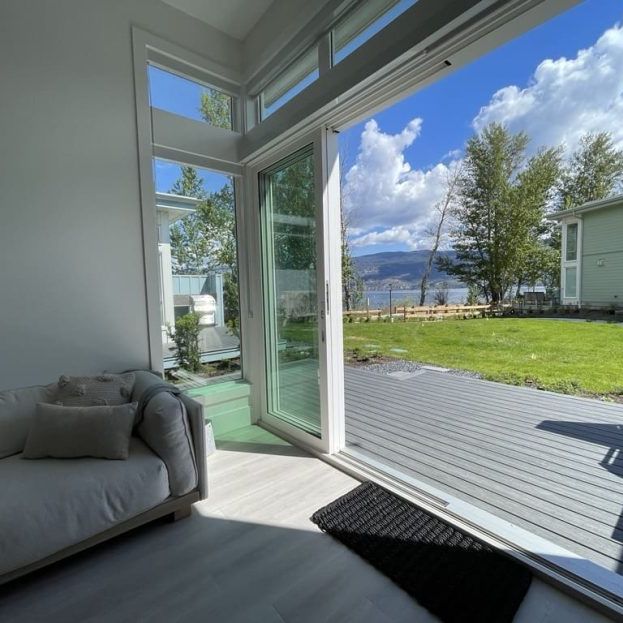 Lake Front Fully Furnished 3 Bedroom Home in Summerland - Photo 1