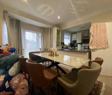 3 bedroom semi-detached house to rent - Photo 4