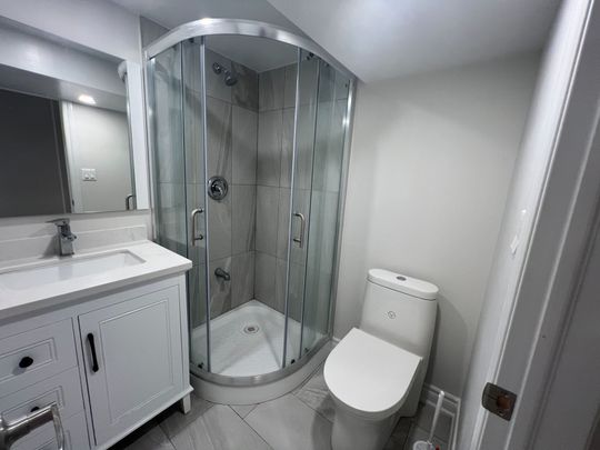 For Lease - 98 Thornton Avenue, Bradford West Gwillimbury, Ontario - Photo 1