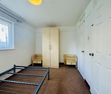 2 bedroom semi-detached house to rent - Photo 5