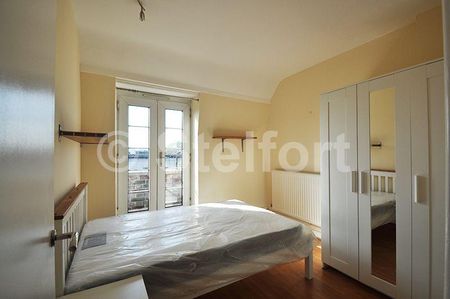 4 bedroom apartment to rent - Photo 3
