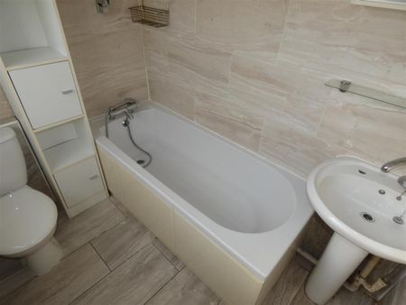 2 bedroom terraced house to rent - Photo 5