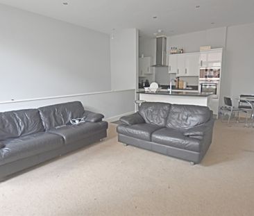 2 Bedroom Apartment - Photo 6