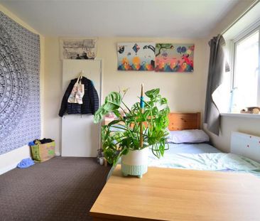 5 bedroom end of terrace house to rent - Photo 6