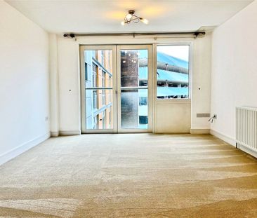 2 bedroom apartment to rent High Street, Poole, Dorset, BH15 - Photo 2