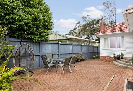 This beautifully presented 4-bedroom house at Mt Wellington - Photo 2