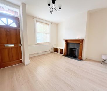 2 bedroom terraced house to rent - Photo 2