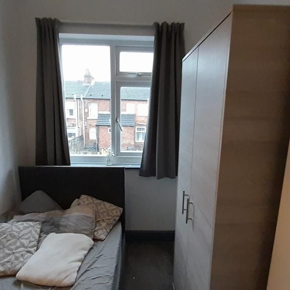 1 bedroom in a house share to rent - Photo 1