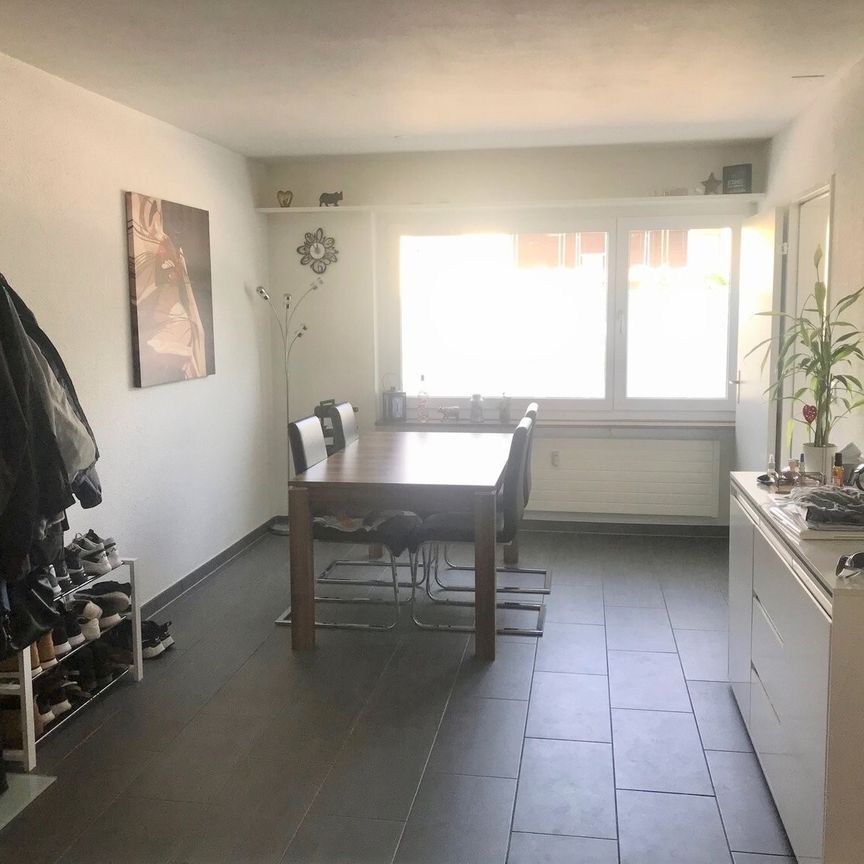 Moderne 4.5 Zimmer Parterre Wohnung in Biel! - Foto 1