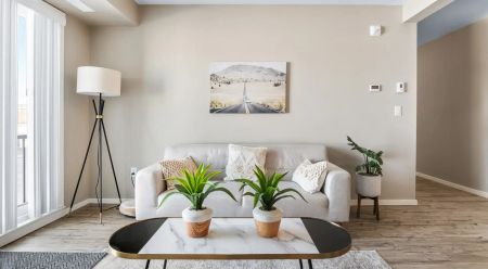 Two Bedroom Two Bath - Photo 2