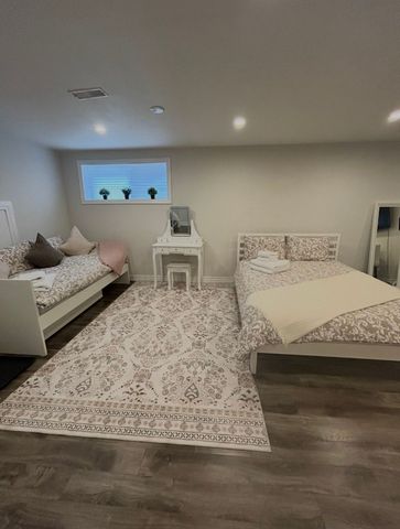 For Lease - 4206 Bloor Street Unit# Basement, Toronto, Ontario - Photo 4