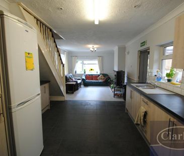 5 bedroom detached house to rent - Photo 3