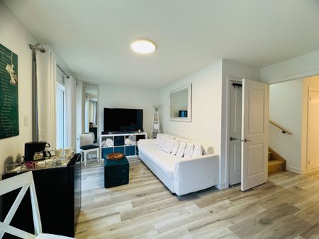 For Lease - 47 Red Maple Lane, Barrie, Ontario - Photo 2