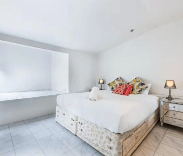 Furnished Art Deco Sanctuary in the Heart of South Yarra - Photo 4