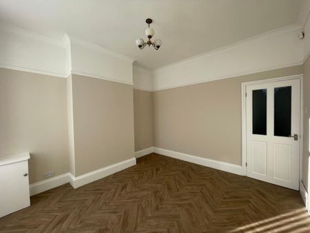 2 bedroom semi-detached house to rent - Photo 5