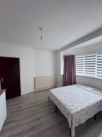 Room in a Shared House, Penshurst Road, N17 - Photo 2