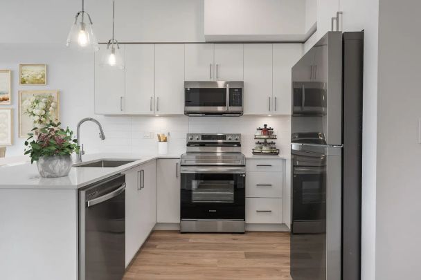 Brand New Condo in Sterling at Bell Centre A – First 2 Months Rent Free! - Photo 1