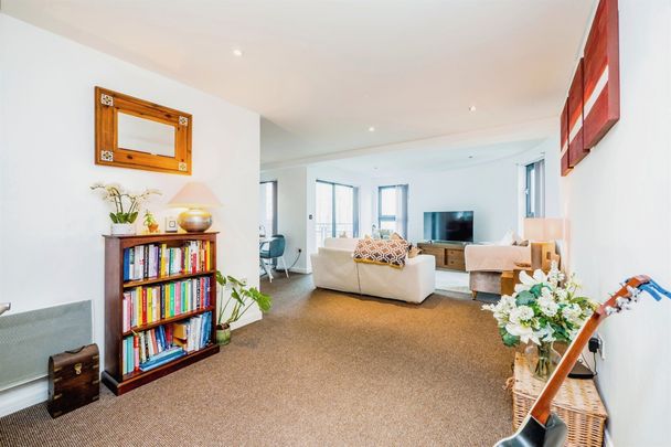 Churchill Way, Cardiff - Photo 1