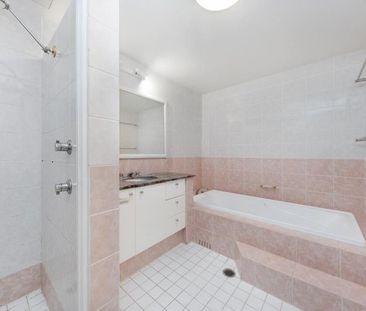 Modern Apartment in Gated Community with Stunning Views - Photo 4