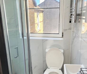 Room in a Shared Flat, Machell Road, SE15 - Photo 3