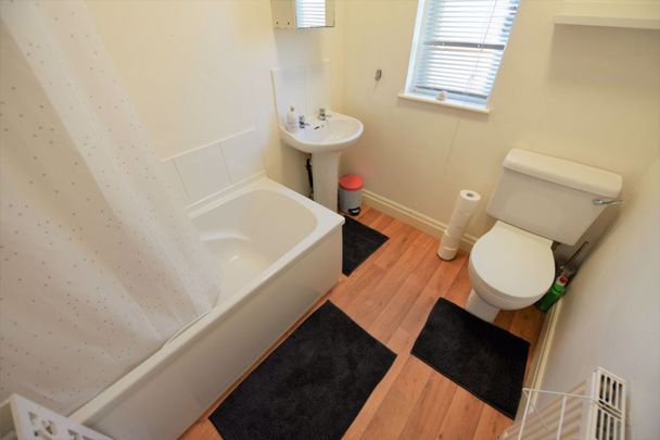 3 bedroom House in Firth Avenue, Leeds - Photo 1