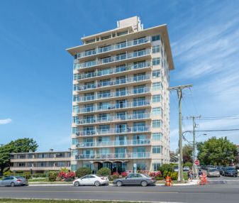 Seaview Towers Apartments | 450 Dallas Road, Victoria - Photo 1