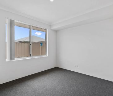 32 Sunglow Street, Karnup - Modern Comfort in a Growing Coastal Com... - Photo 4