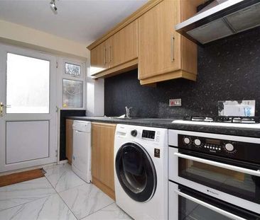 The Sycamores, Horbury, WF4 - Photo 2