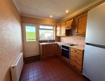 3 Bedroom Semi Detached To Let - Photo 4