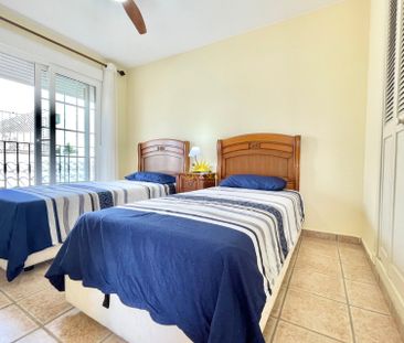 3-BEDROOM SEMI-DETACHED HOUSE - TORREVIEJA - Photo 6