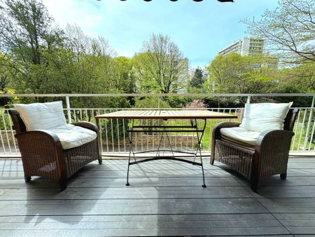 Location Appartement 4 pièces 95m² MARSEILLE 9ème - Photo 3