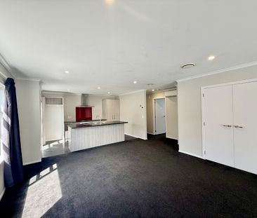 8 Avalon Park Drive, Avalon - Photo 1