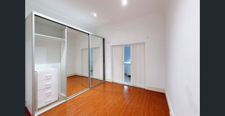 Spacious Family Home with Flexible Rear Studio - Photo 2