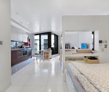 Studio to rent - Photo 1