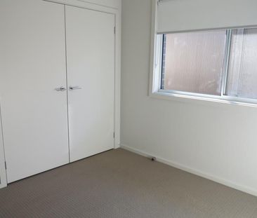 Ultra Modern Living - Photo 1