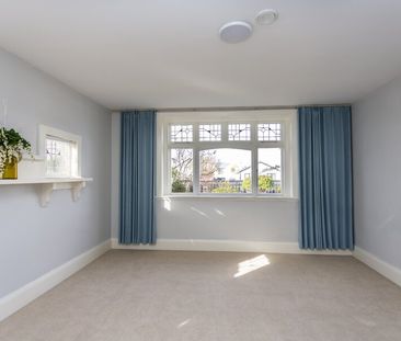 Spacious 3 Bedroom Family Home. - Photo 5