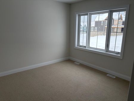 For Lease - 92 PEARSALL Place, Oro-Medonte, Ontario - Photo 3